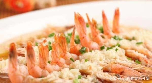 蒜蓉蒸虾的家常做法是什么样的？调味料该如何调制？