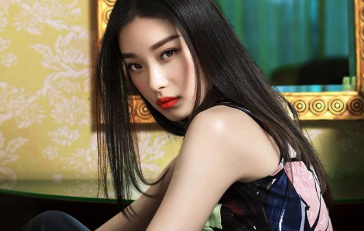 倪妮初中毕业照爆出，那个时候的她好看吗？