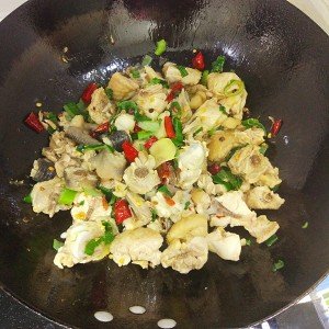 地锅鸡的正宗做法