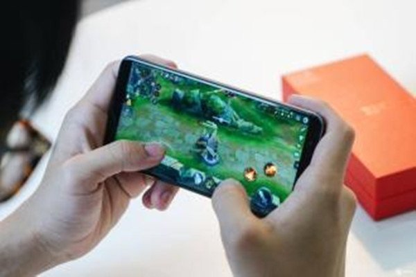 男子游戏连输肺气炸住院,连续配到坑队友的原因是什么?