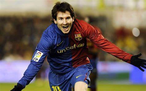 梅西进球+破球王纪录!644球!梅西打破贝利纪录,C罗会超过梅西吗?