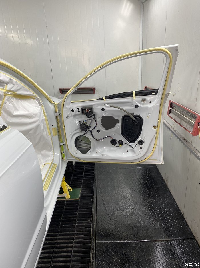 旧貌换新颜，奥迪A3，5年老三喷涂式隐形车衣，改色作业多图慎入