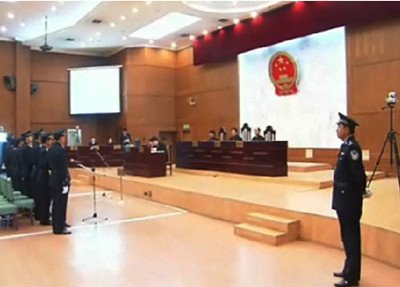 大学生撞伤横穿球场老人被判不担责，这事你怎么看？