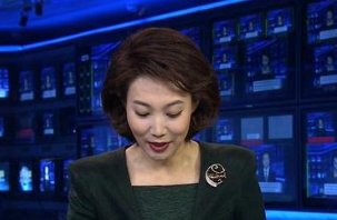 李梓萌低头念稿十分钟,为什么获得观众一致好评?