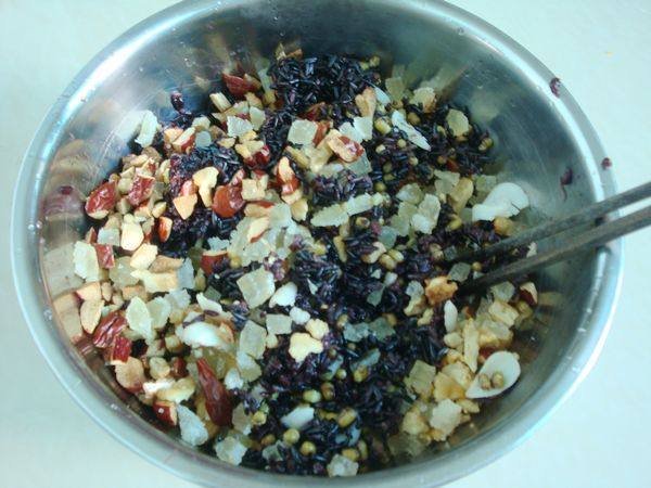 的做法,紫米八宝饭怎么做好吃,紫米八宝饭的家常做法