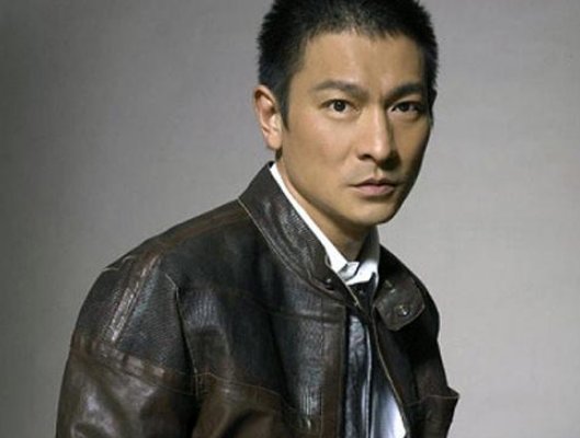 某音花2个亿请来刘德华,却对其账号进行降权处罚,为什么?