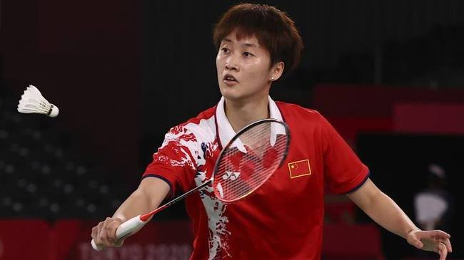 李宁公司回应陈雨菲比赛脚趾被运动鞋划伤，此事引发了怎样的舆论？