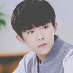 易烊千玺在《中国医生》中的花絮曝光，你认可他的演技吗？