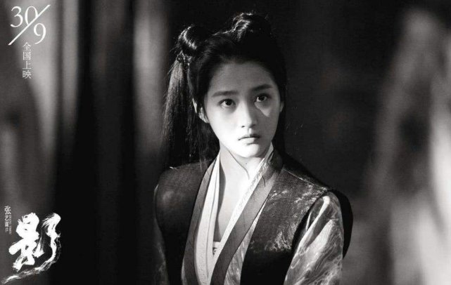 如何评价狗仔镜头下的关晓彤“神仙颜值”?