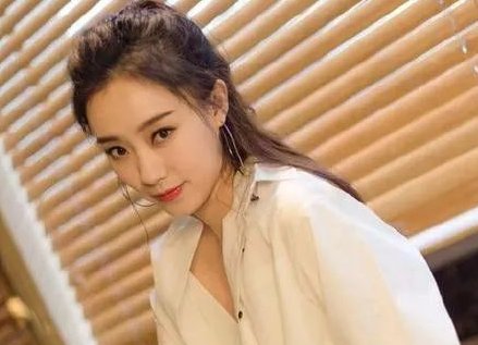 张小斐被曝耍大牌，制片人否认，当事人却不满意，你如何看？