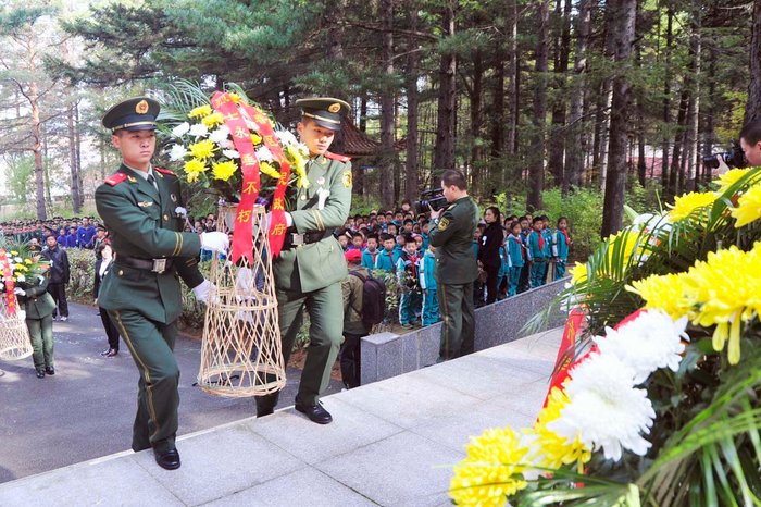 辣笔小球被批捕，这名网友究竟犯了什么罪？