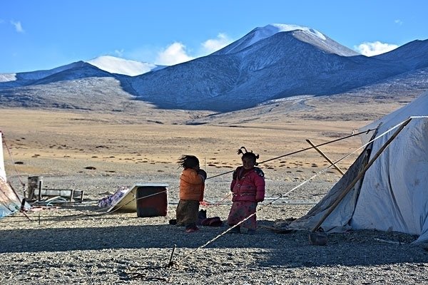 西藏发现了8000年前磨制石针，我国的历史到底有多久？