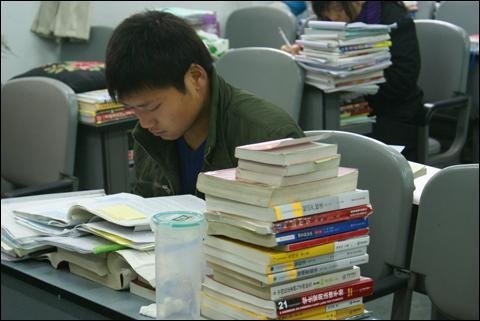 选择考研的人越来越多,是哪些原因导致的?