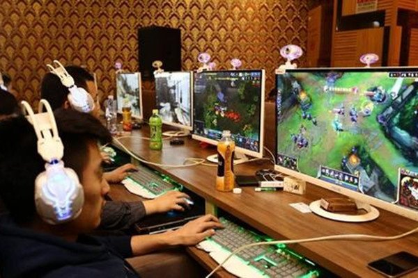 男子游戏连输肺气炸住院,连续配到坑队友的原因是什么?