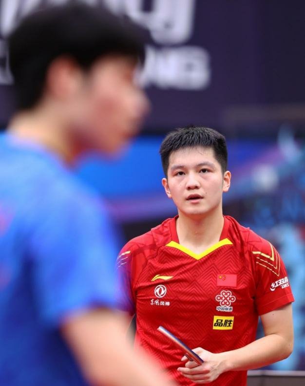 国乒提前包揽世界杯冠亚军,他们在比赛时都出现了哪些失误?