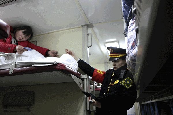 为啥火车卧铺都男女混住,不分性别?