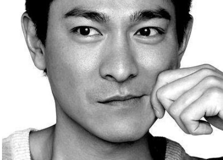 某音花2个亿请来刘德华,却对其账号进行降权处罚,为什么?